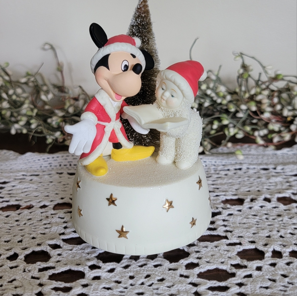 Mickey's Christmas Carol's, Plays Deck the Halls. Snowbabies